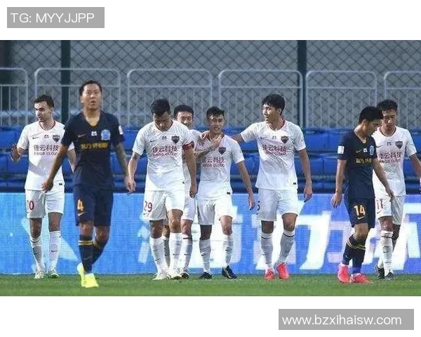 广州恒大逆转广州富力上演精彩绝杀赛季经典之战最终以4比3锁定胜局